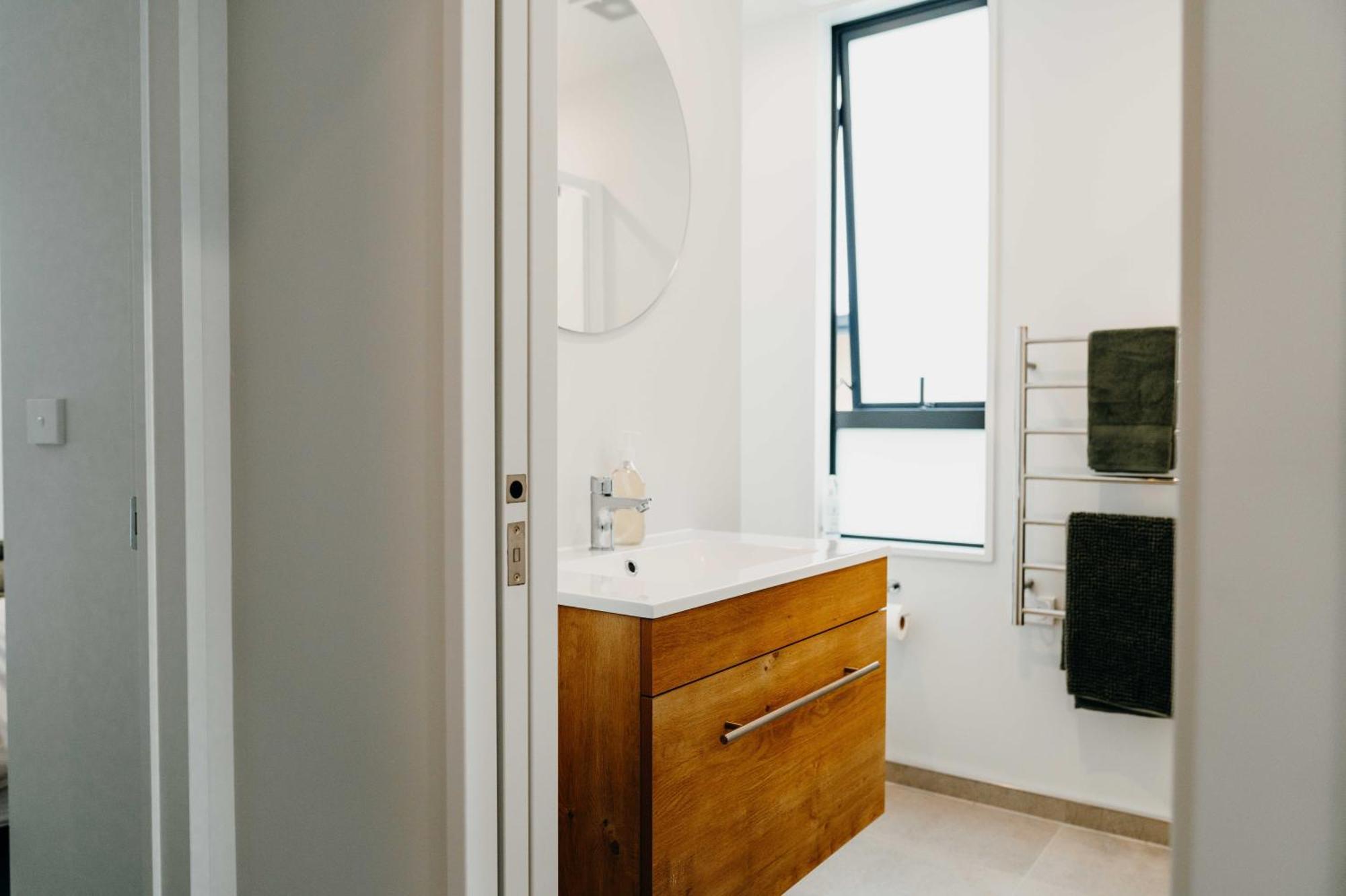 New Townhouse, Heart Of City Centre, 2 Bed 2 Bath, Car Park Christchurch Buitenkant foto