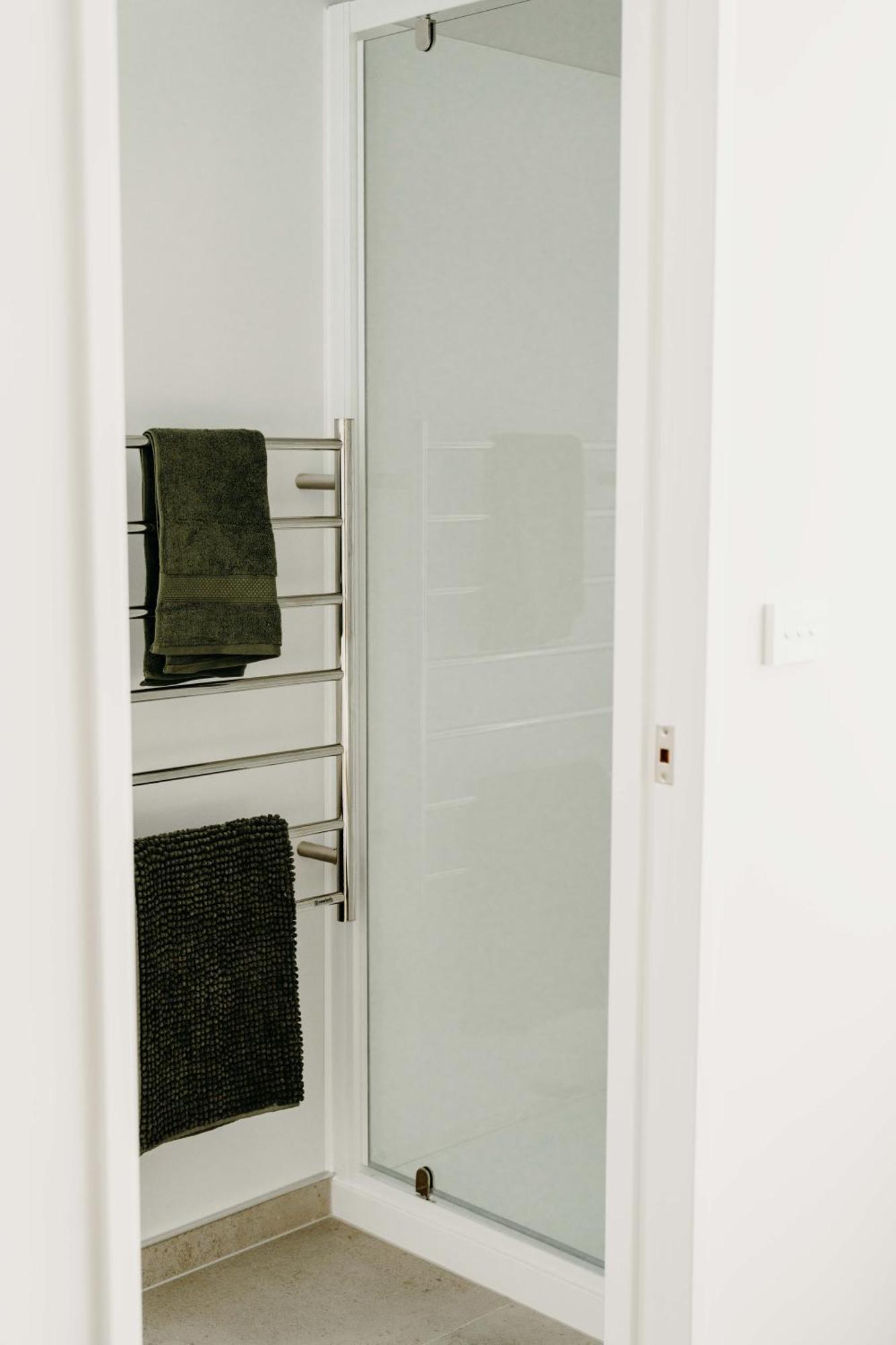 New Townhouse, Heart Of City Centre, 2 Bed 2 Bath, Car Park Christchurch Buitenkant foto