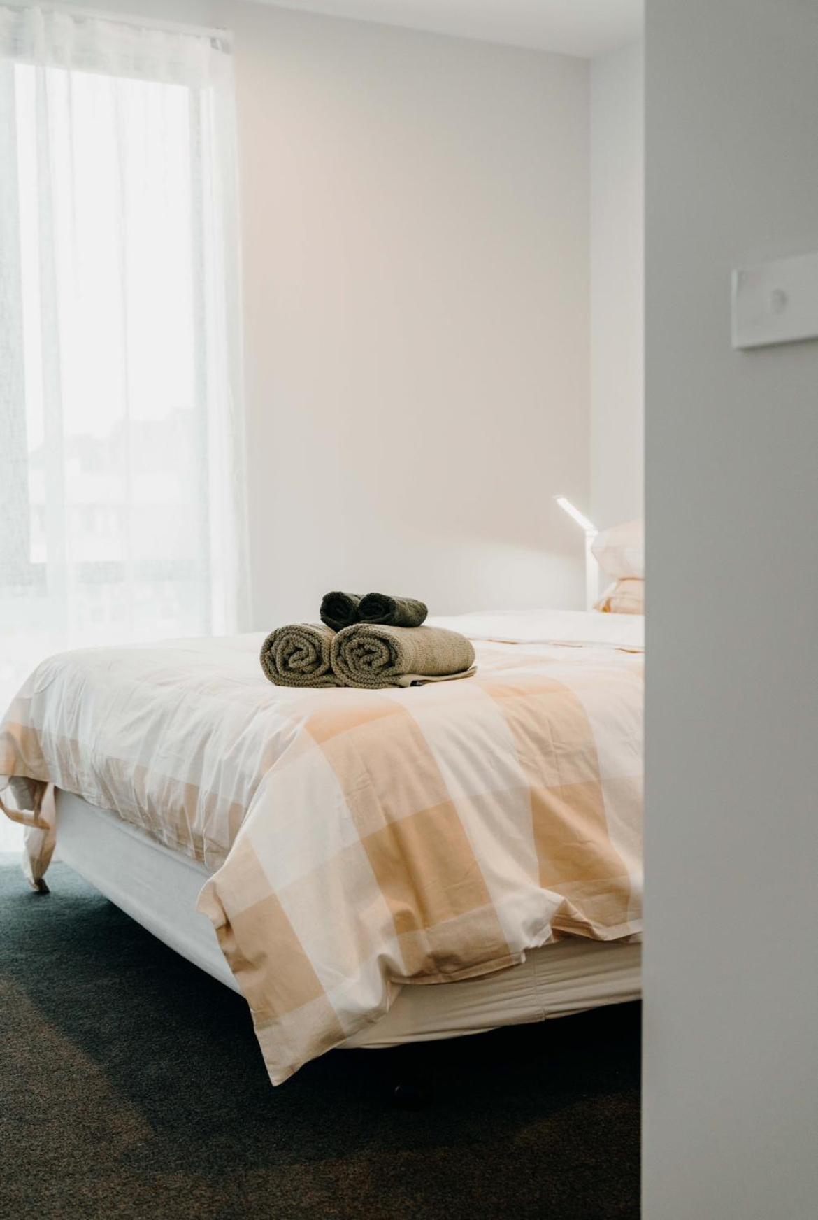 New Townhouse, Heart Of City Centre, 2 Bed 2 Bath, Car Park Christchurch Buitenkant foto